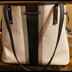 Michael kors tote
